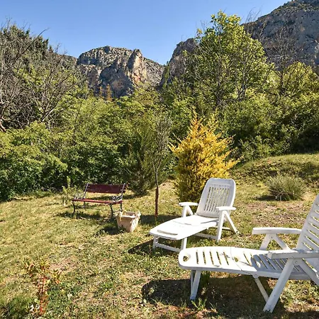2 Bedroom Lovely Home In Moustiers-Sainte-Marie 펜션 *