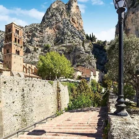 2 Bedroom Lovely Home In Moustiers-Sainte-Marie * 무스티에생마리